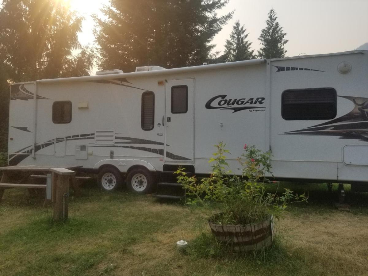 Noah'S Ark Campground Revelstoke Exterior foto