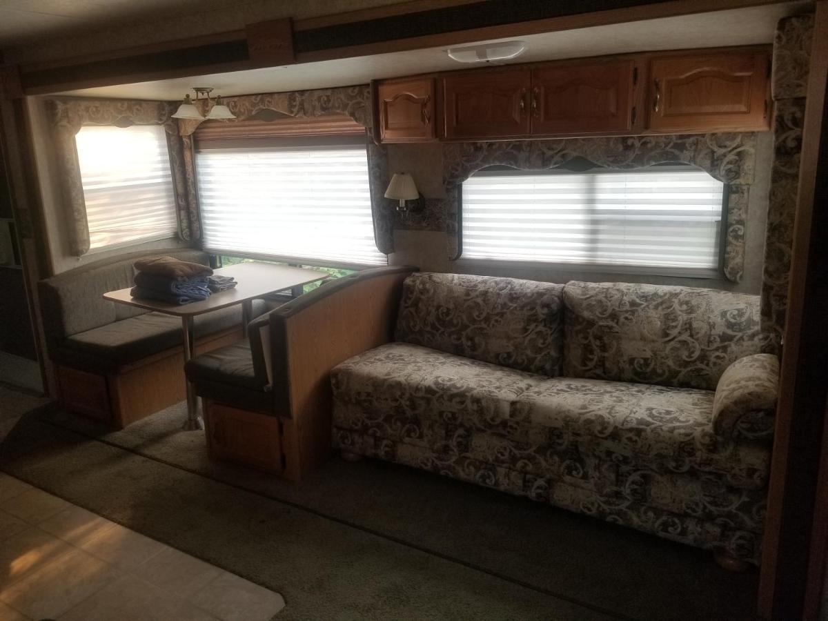 Noah'S Ark Campground Revelstoke Exterior foto