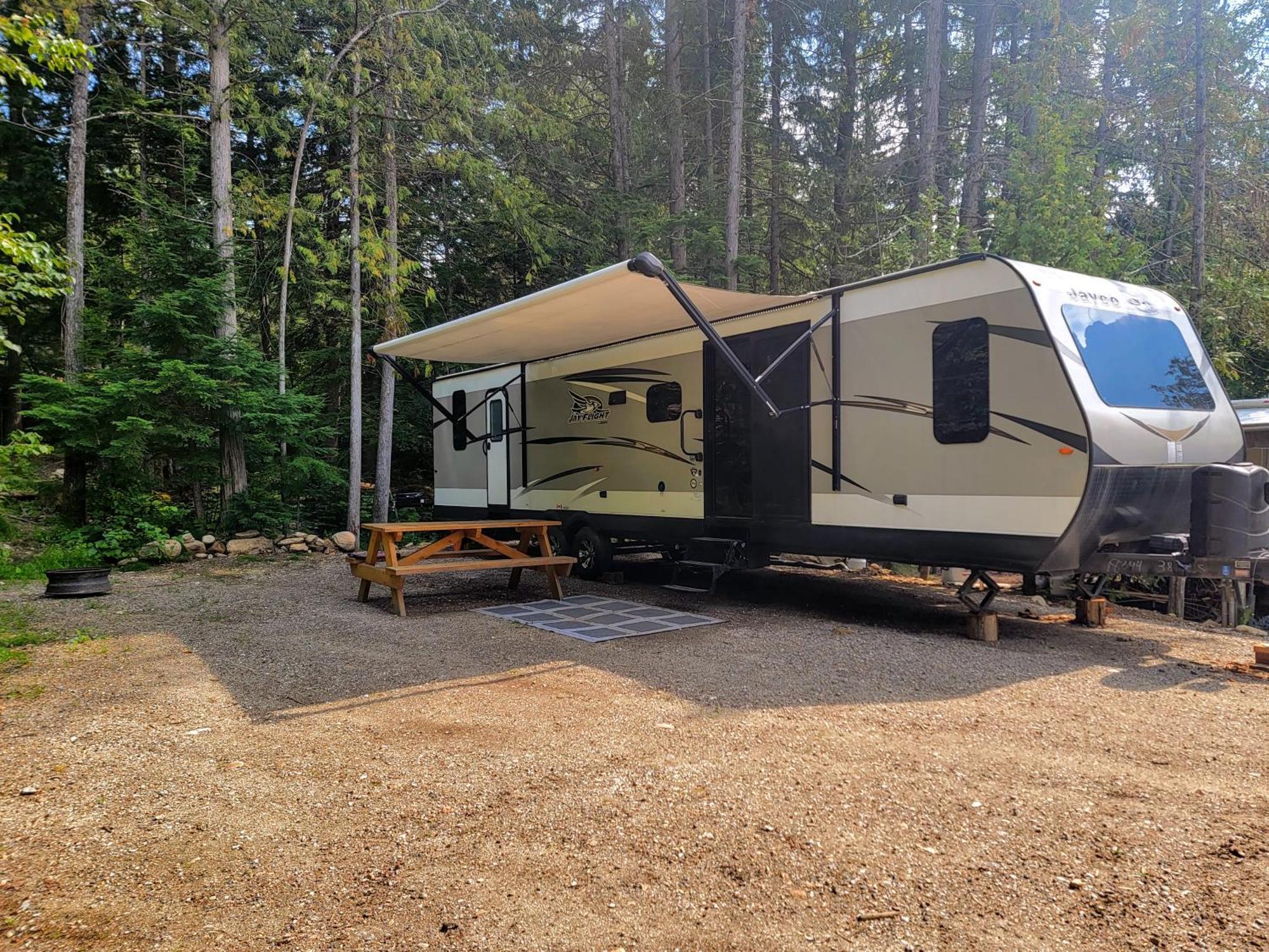 Noah'S Ark Campground Revelstoke Exterior foto